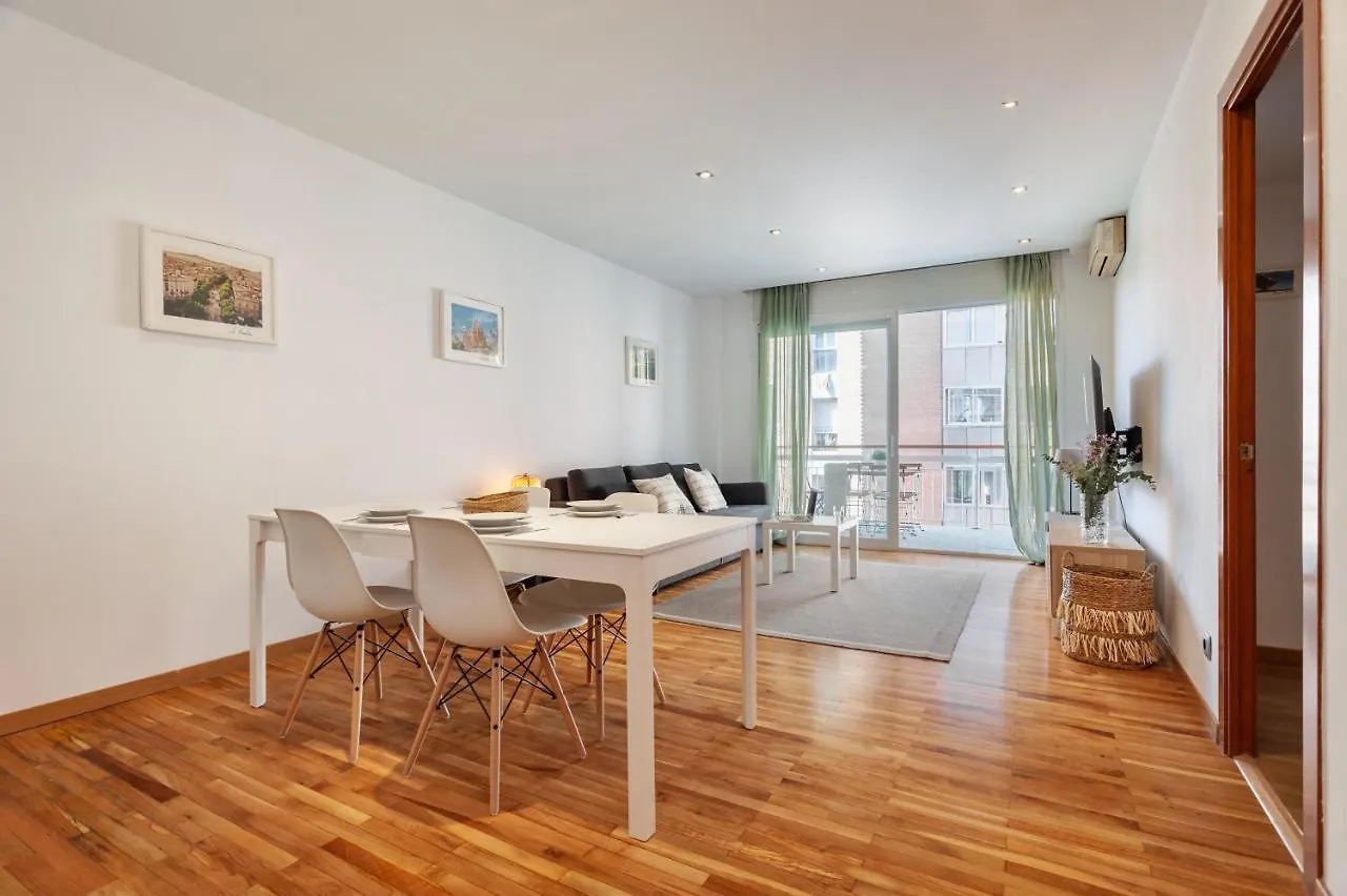 Flateli Paris Apartment Barcelona