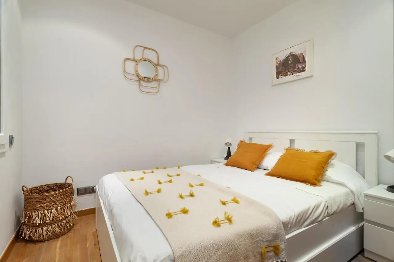 Flateli Paris Apartment Barcelona