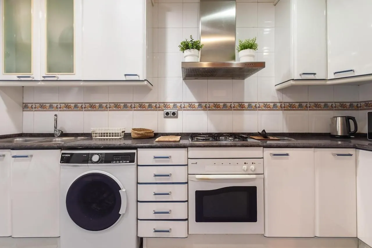 Flateli Paris Apartment Barcelona Spain
