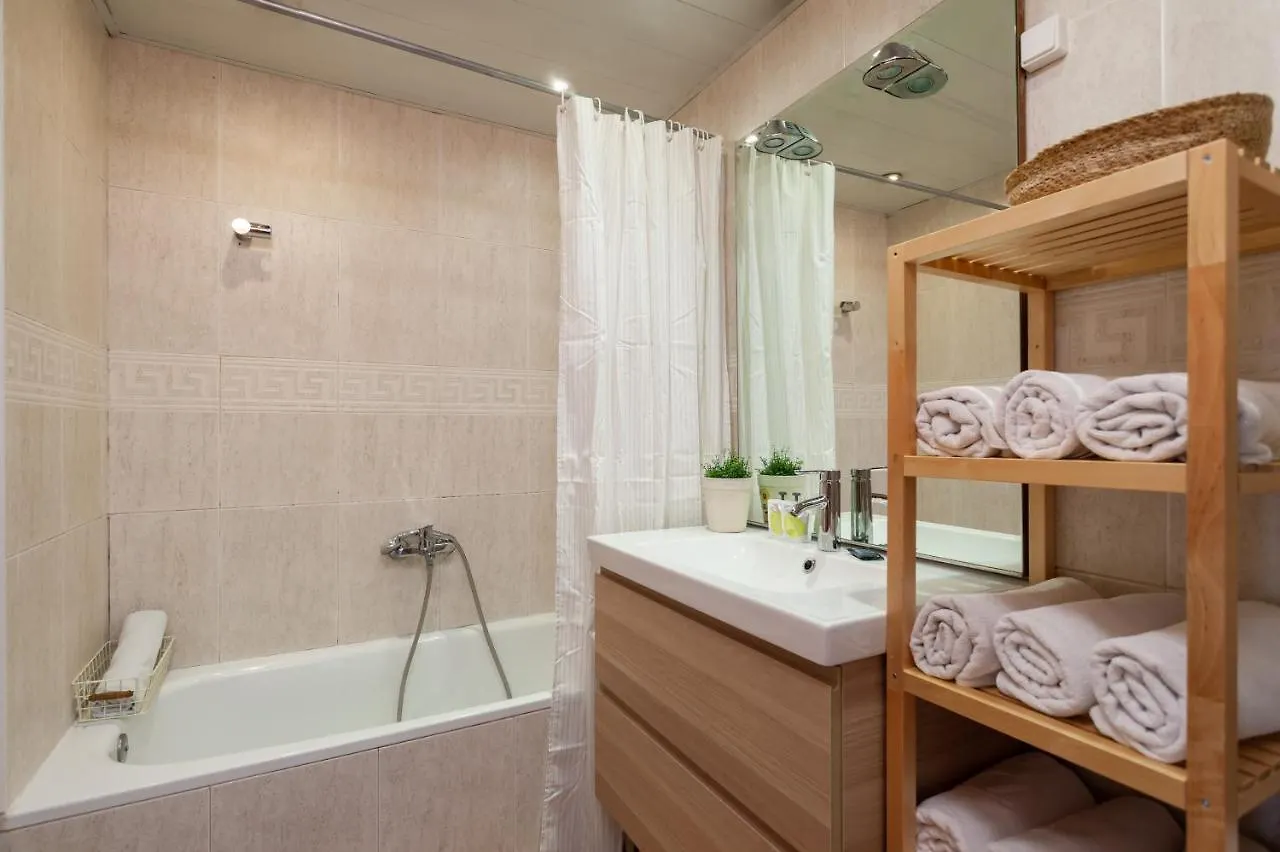 Flateli Paris Apartment Barcelona Spain
